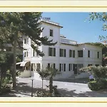 Pina Hotel 3*