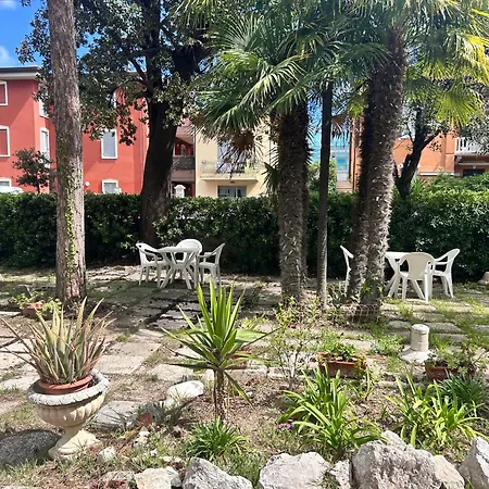 Ξενοδοχείο Pina 3*