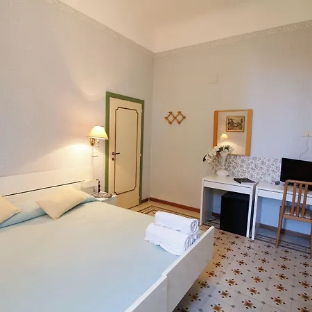 Hotel Pina 3*
