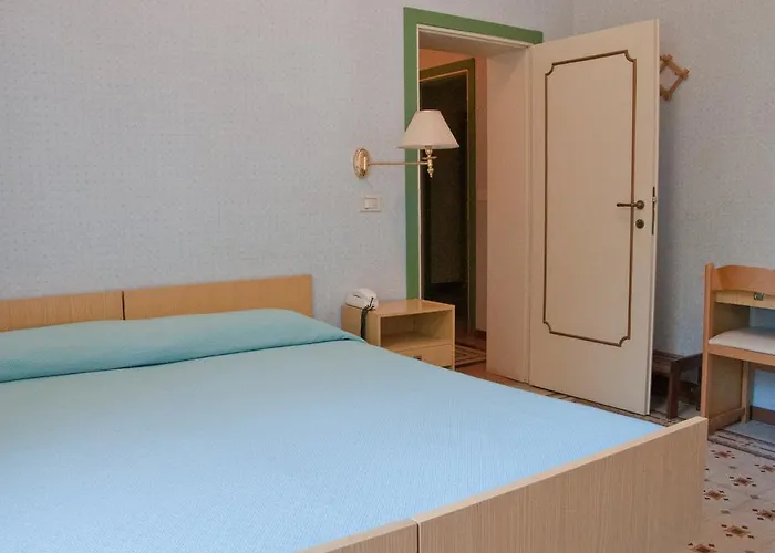 Ξενοδοχείο Pina